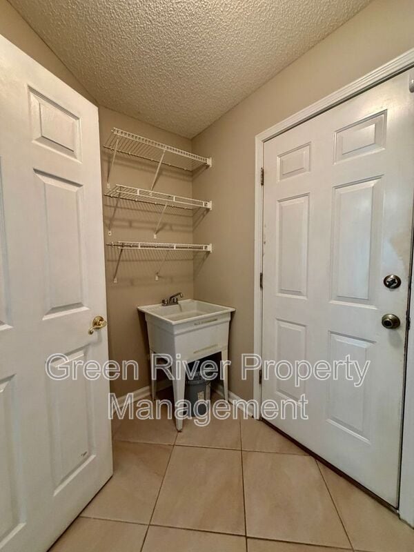 Building Photo - 1523 Quail Wood Ct