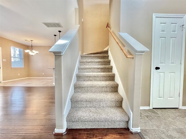 Building Photo - 19 Blue Creek Pl