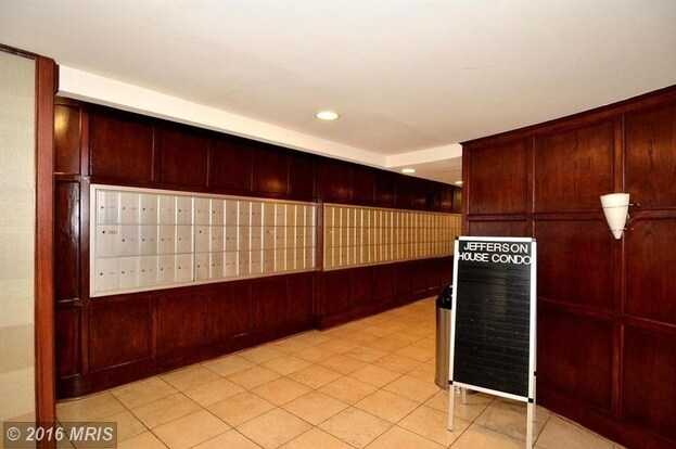 Lobby - 922 24th St NW