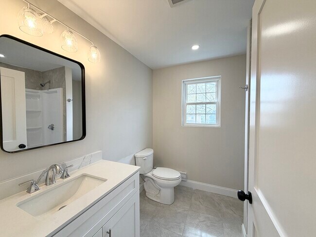 Building Photo - 3 1/2 Buffum St