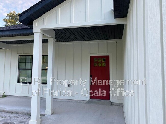 Building Photo - 2635 NE 37th Place Rd