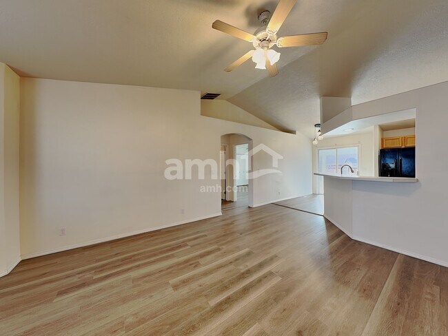 Building Photo - 1149 N Caterpillar Ave