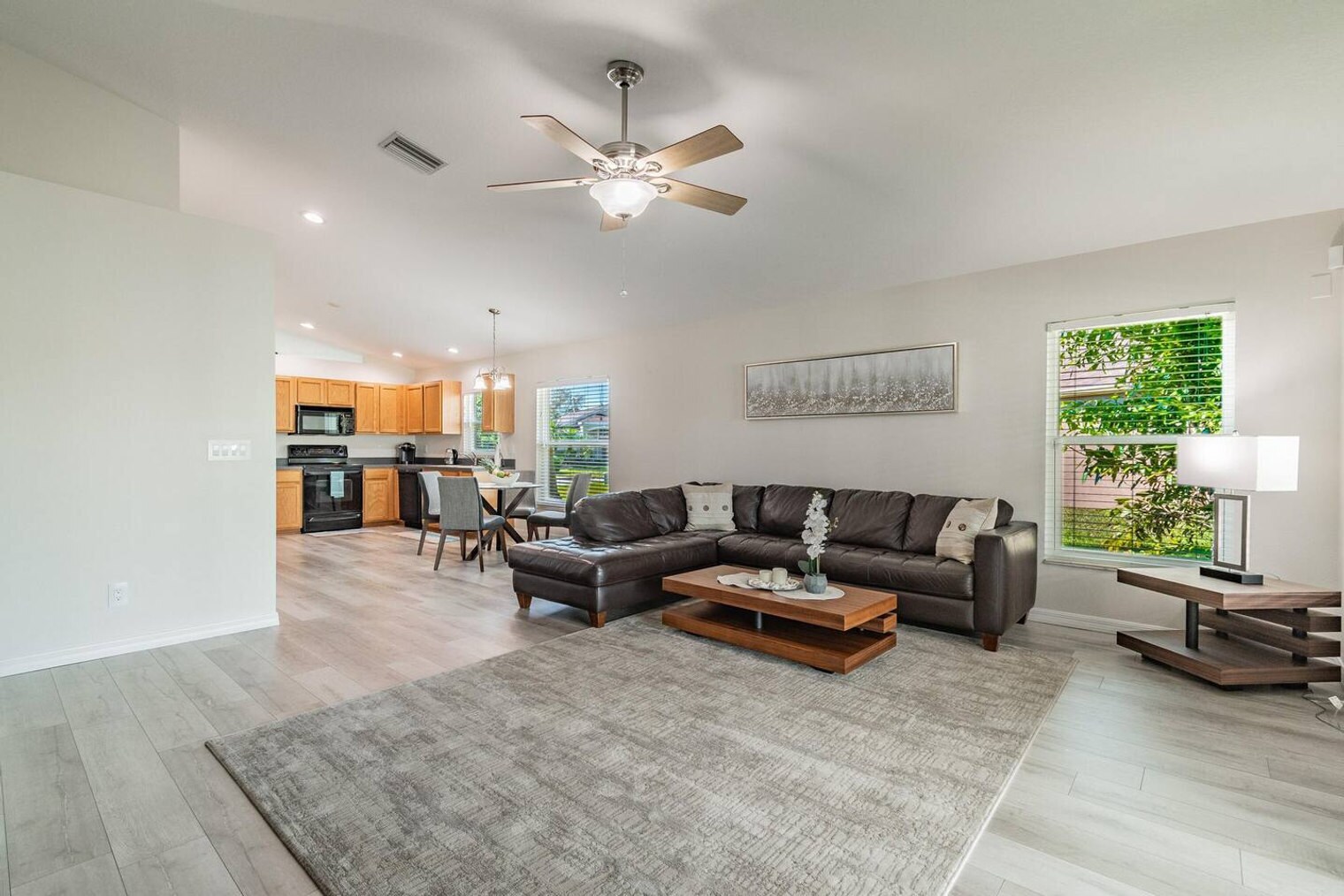 Building Photo - 4477 Sanibel Way
