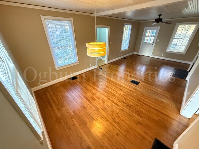 Building Photo - 133 Woodbriar Rd