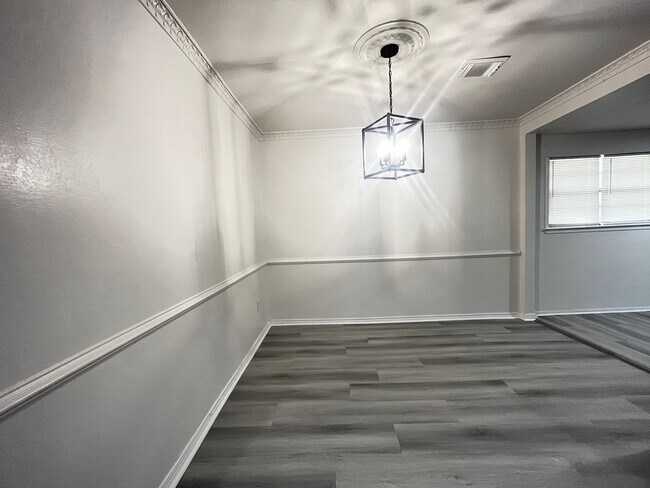 Building Photo - 1204 NW Fort Sill Blvd