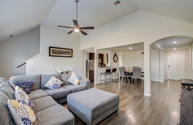 Building Photo - 3306 Inverness Path Lane