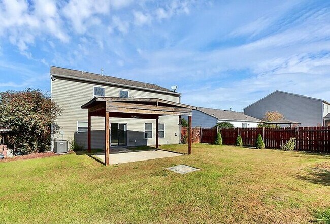 Building Photo - Spacious 3BD/2.5BA Home in Cabarrus Crossing!