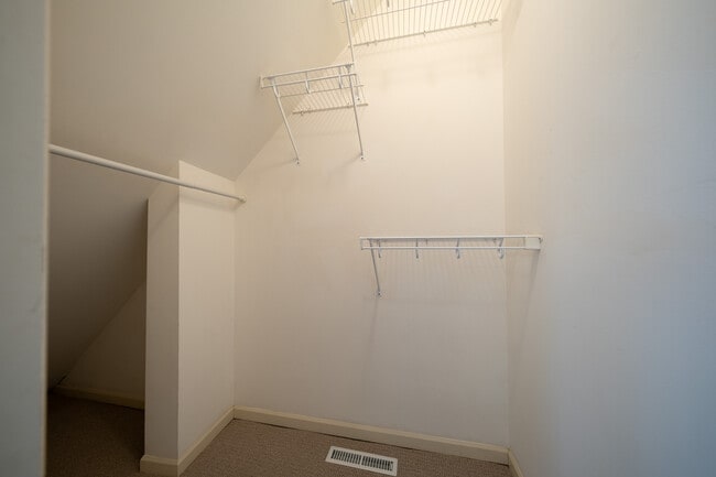 Building Photo - 3290 N Shore Dr