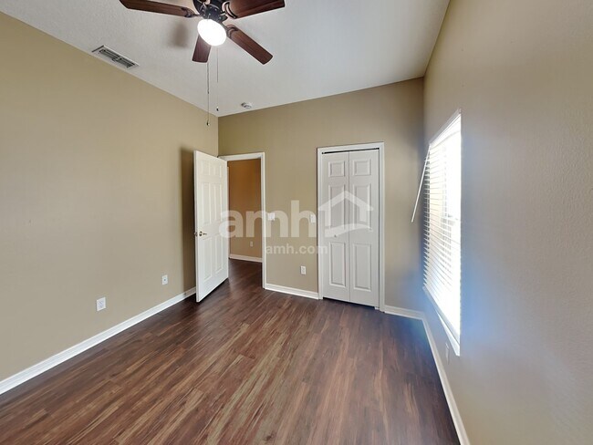 Building Photo - 5523 Remsen Cay Ln