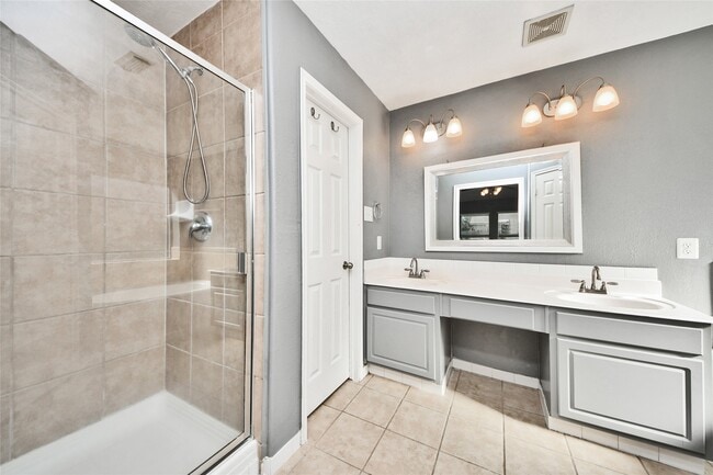 Building Photo - 2731 Gorki Park Dr