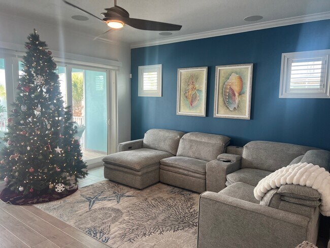 Building Photo - 11715 1st St E