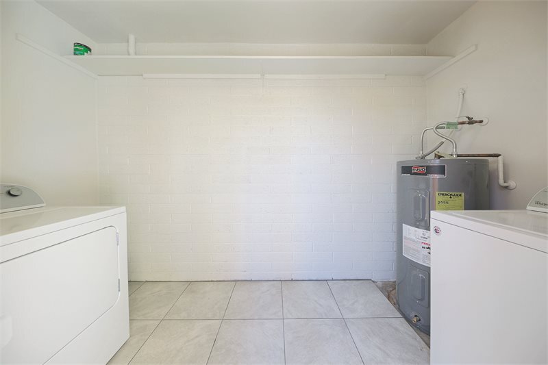 Building Photo - 948 S Alma School Rd