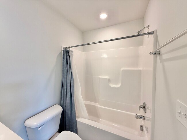 Building Photo - Stunning 3BD, 2.5BA Raleigh Townhome with ...