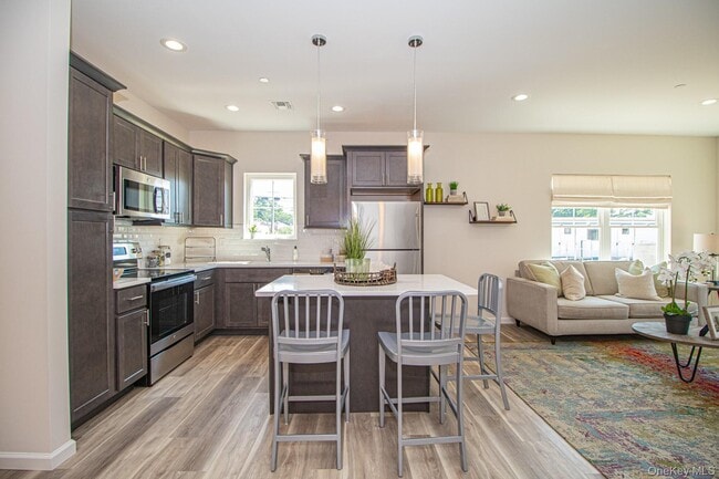 Building Photo - 111 Ashley Ct