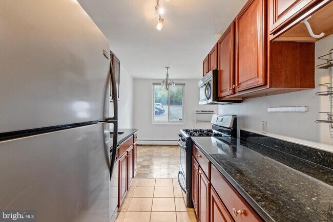 Building Photo - 3000 7th St NE