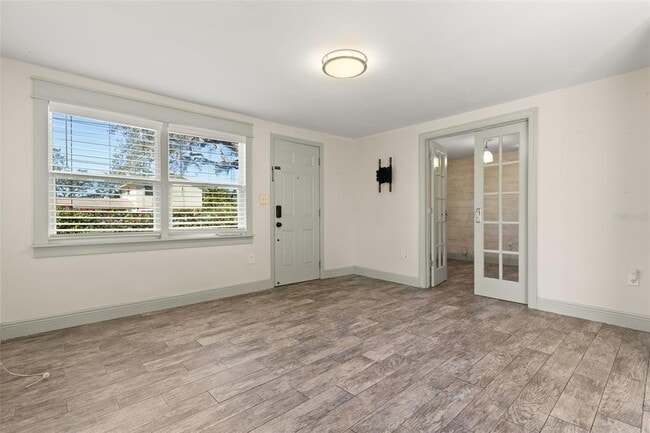 Building Photo - 8507 Claonia St