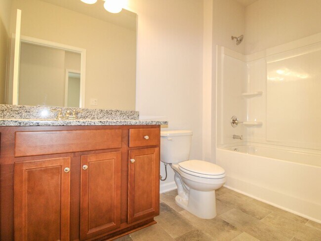 Building Photo - MOVE-IN Ready Home in New Market!