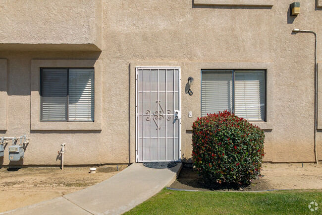 Building Photo - Saunders Park Villa