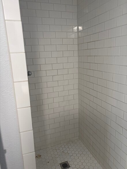 Building Photo - 8901 Tronewood Dr