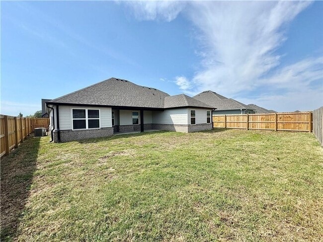 Building Photo - Nice New Construction Home in W Fayetteville