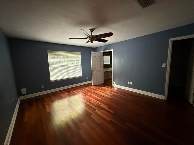 Building Photo - 1584 Chadwick Way