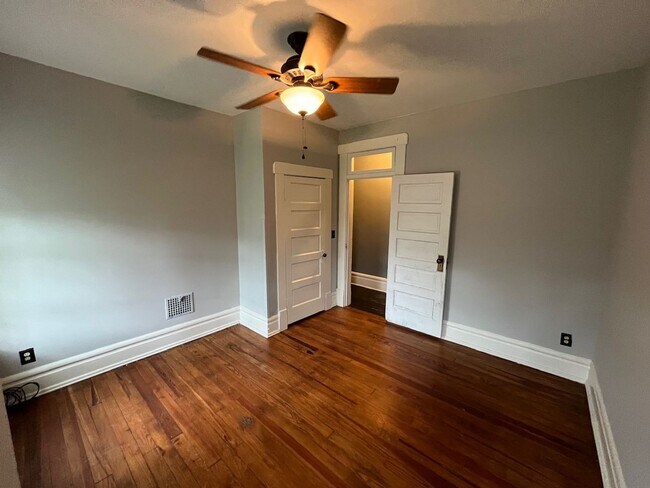 Building Photo - 991-993 Bryden Road