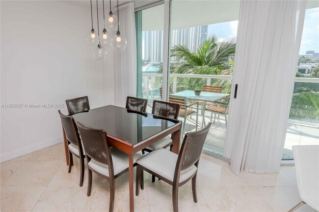 Building Photo - 16500 Collins Ave