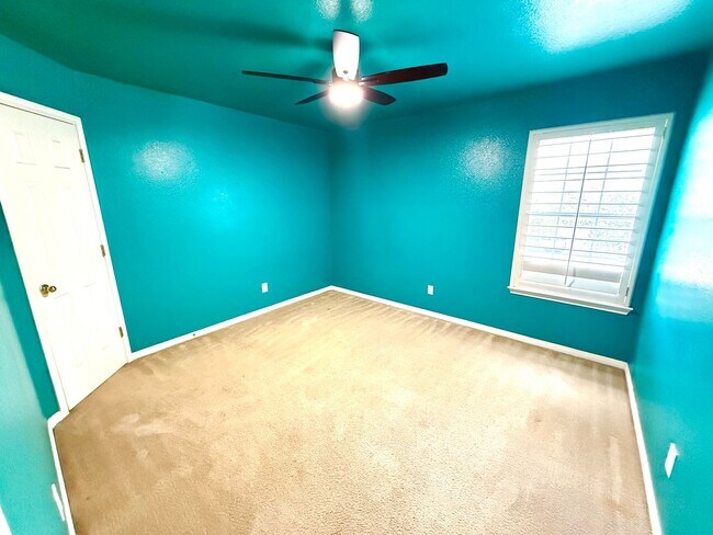 Building Photo - 842 Windhurst