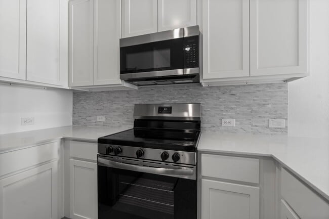 Building Photo - 16031 Tallis Dr