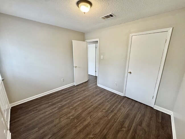 Building Photo - 6506 Wimble Road