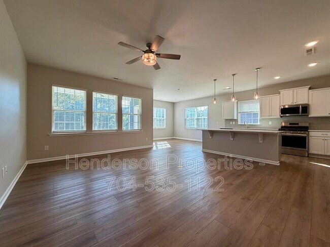 Building Photo - 125 Pampas Pl