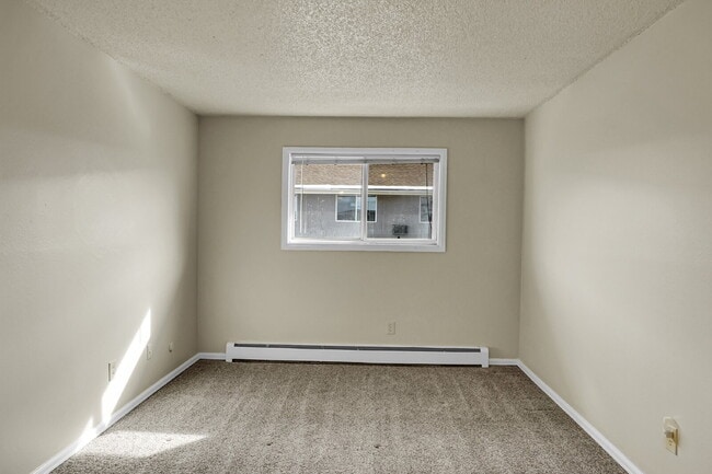 Building Photo - $1,245.95 - 2 Bed, 1 Bath Apartment in Co Springs with Pool and Clubhouse Access!