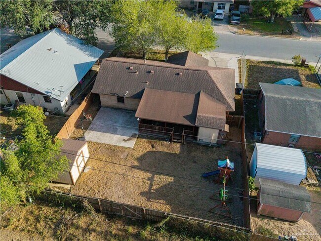 Building Photo - 536 W Webb St