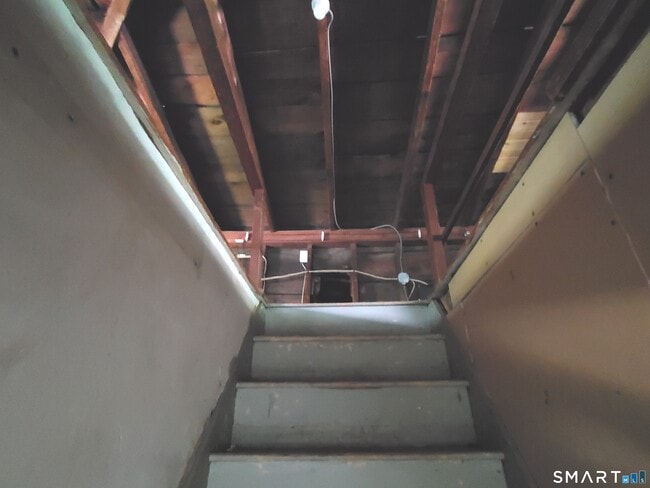 Building Photo - 65 Elm St