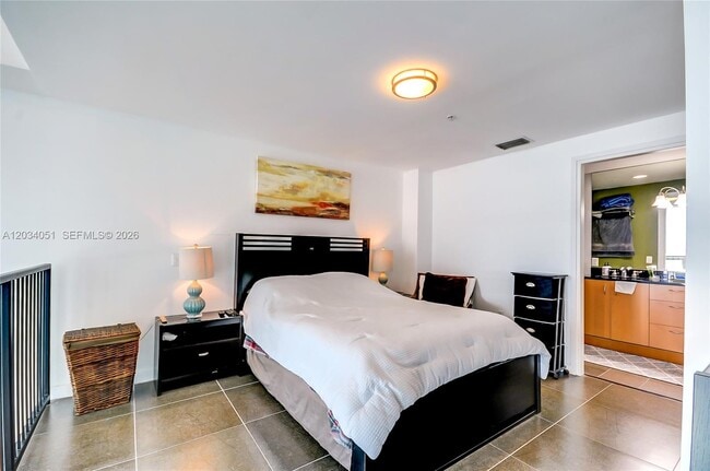 Building Photo - 300 S Biscayne Blvd