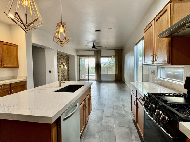 Building Photo - 13743 N High Mountain View Pl