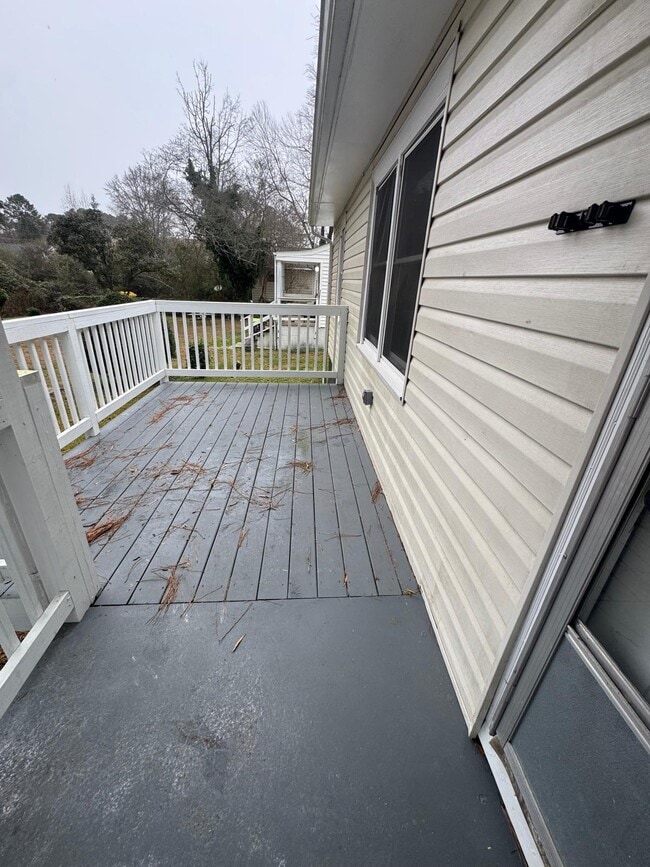 Building Photo - 211 Jane Ave