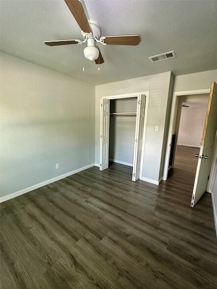 Building Photo - 6524 Blue Grass Dr