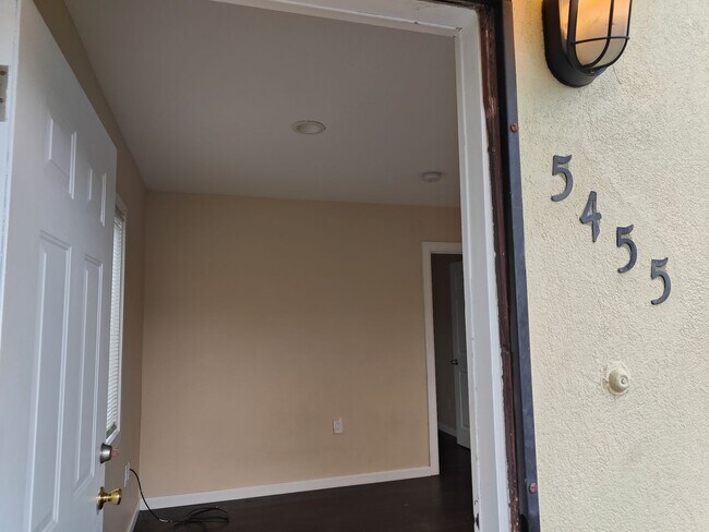 Building Photo - Margarita3