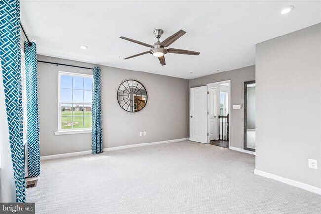 Building Photo - 9454 James MacGowan Ln