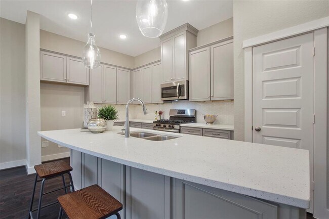 Building Photo - 12515 Holly Blue Ln