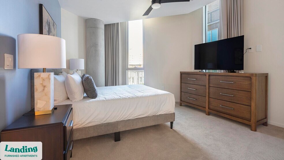 Building Photo - 143 E Commerce St