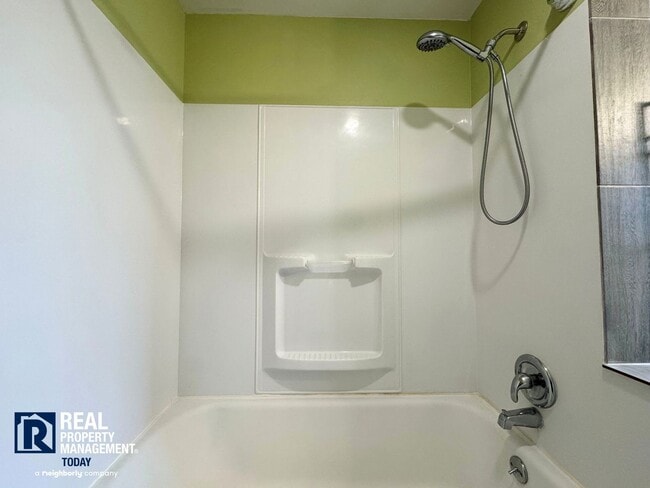 Building Photo - Charming 3 Bedroom Rambler in North Tacoma!