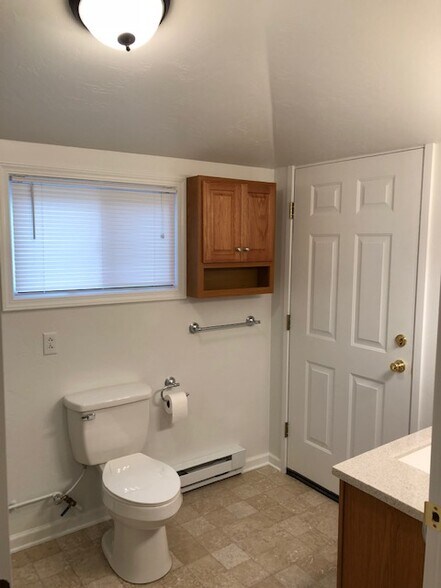 Building Photo - 1120 Manor Ave