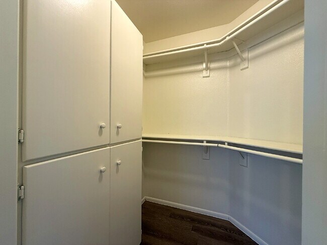 Building Photo - "Charming 3-Bed Oasis with Scenic Views in...
