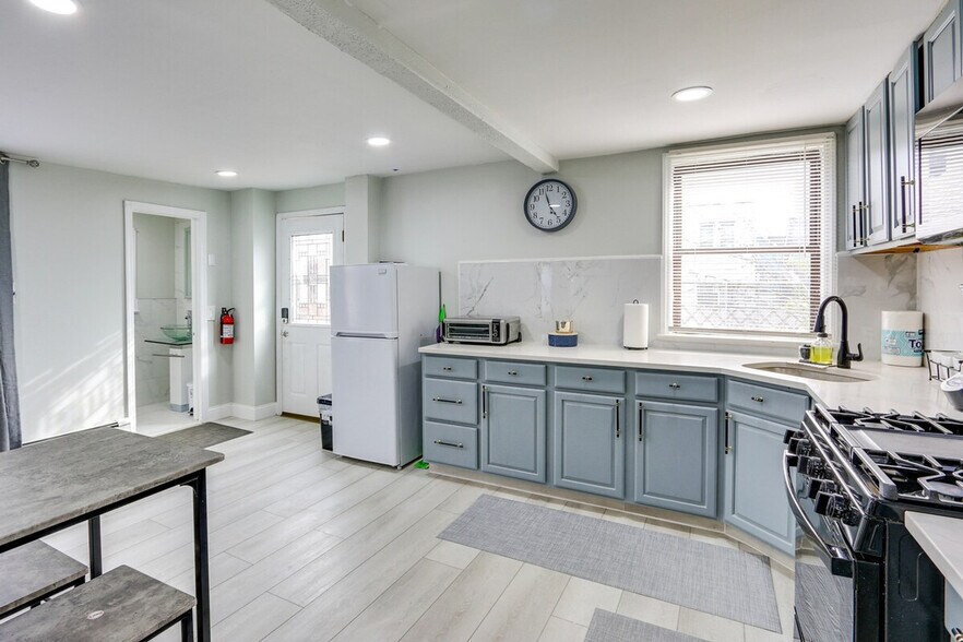 Building Photo - 301 Lembeck Ave