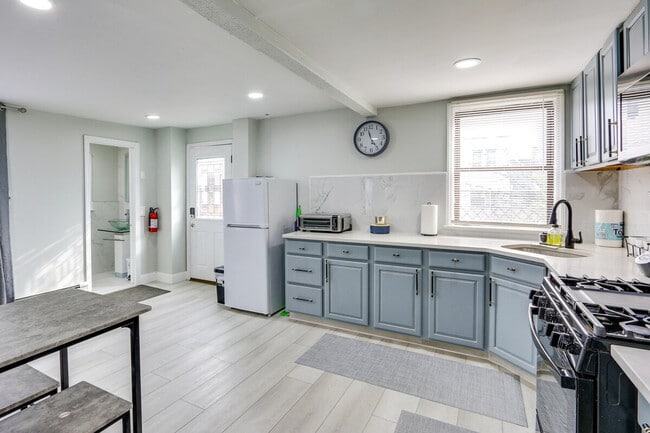 Building Photo - 301 Lembeck Ave