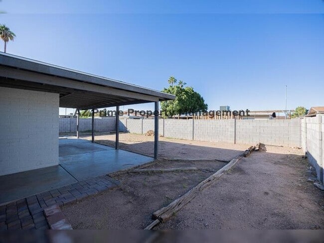 Building Photo - 1838 E Enid Ave