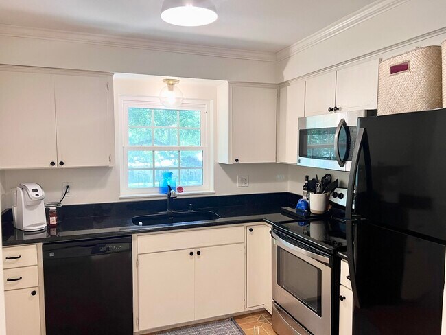 Building Photo - 800 Coquina Ln