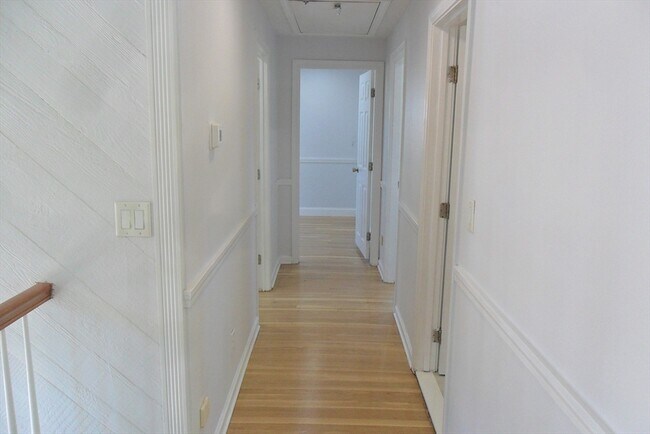 Building Photo - 171 Walnut St